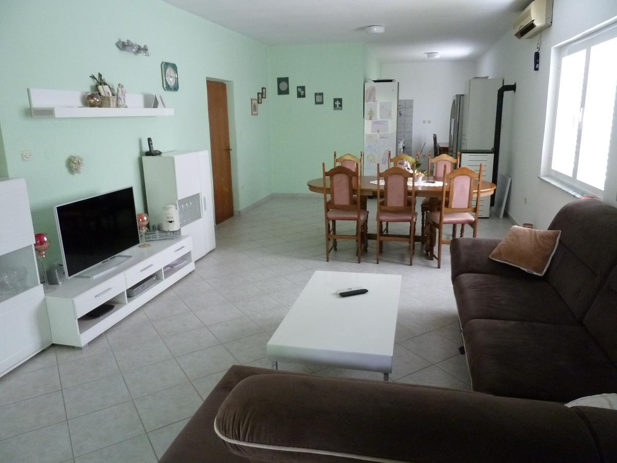 Apartment Mrkic Biograd Na Moru Exterior photo